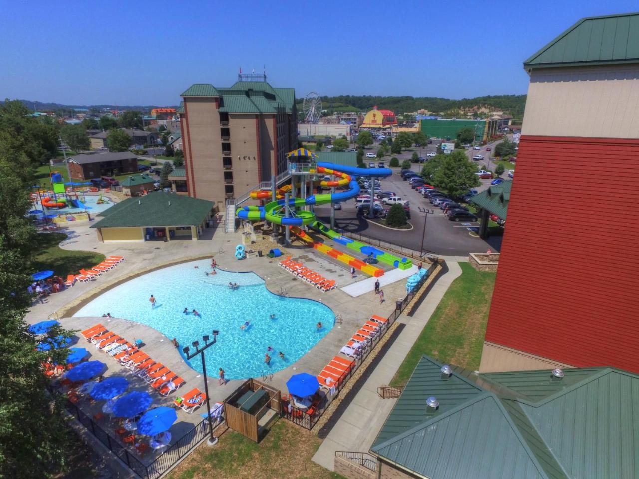 Country Cascades Waterpark Resort Pigeon Forge Exterior photo